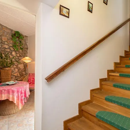 Brozina Apartment *